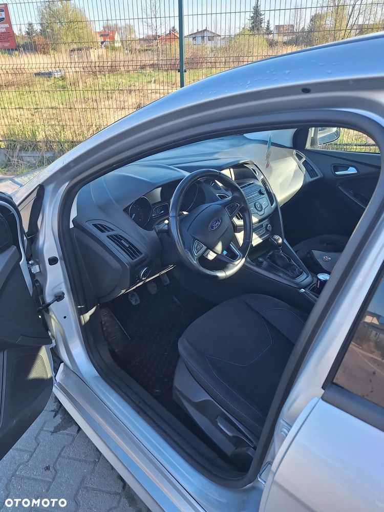 Ford Focus 1.6 Trend - 23