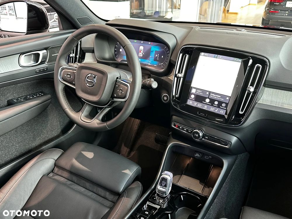 Volvo XC 40 B3 Plus Dark - 11