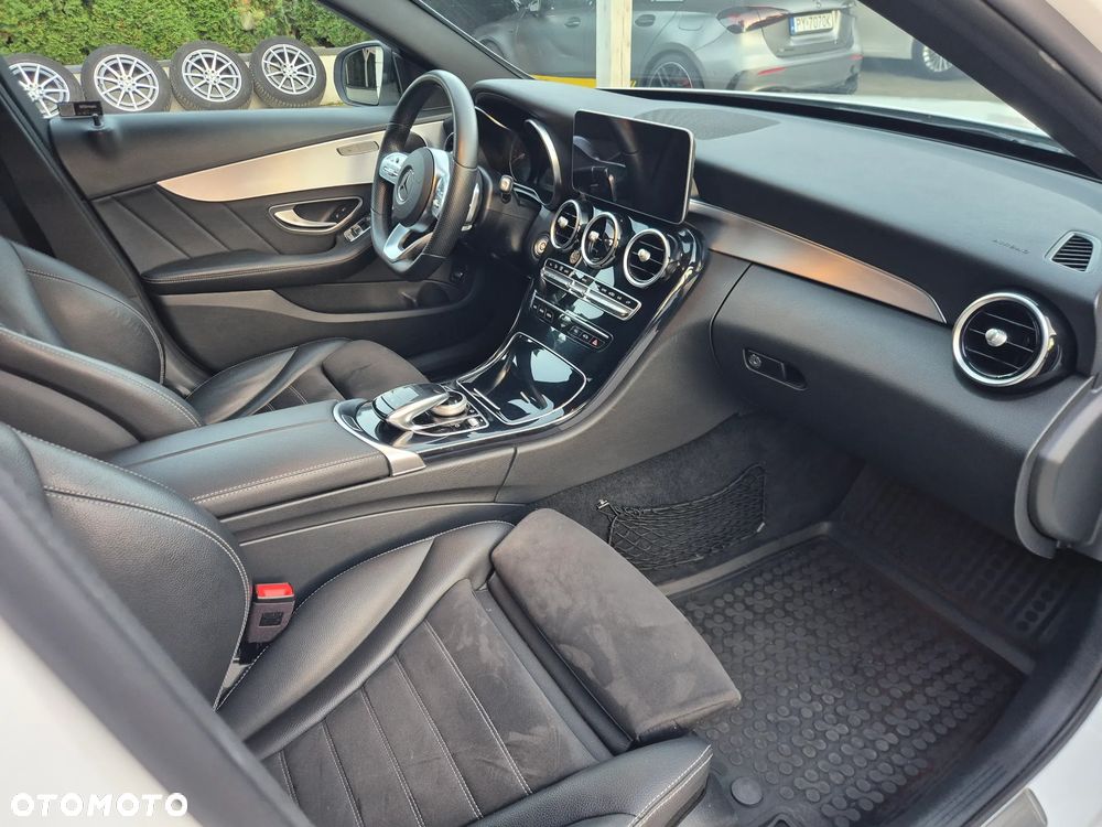 Mercedes-Benz Klasa C 200 4MATIC 9G-TRONIC - 24