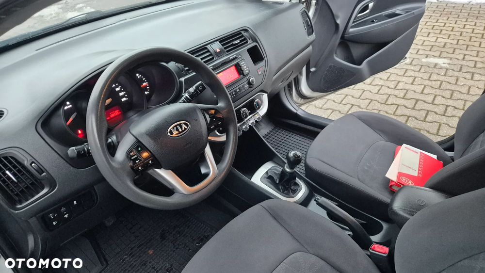 Kia Rio 1.2 Attract - 8