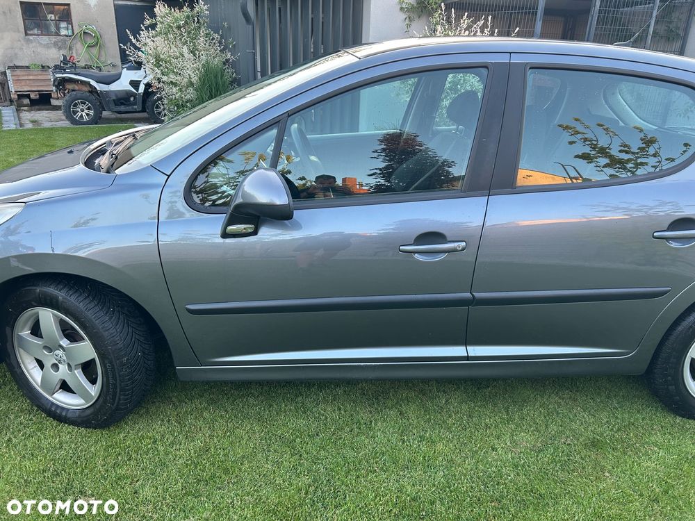 Peugeot 207 1.4 HDi Presence - 2