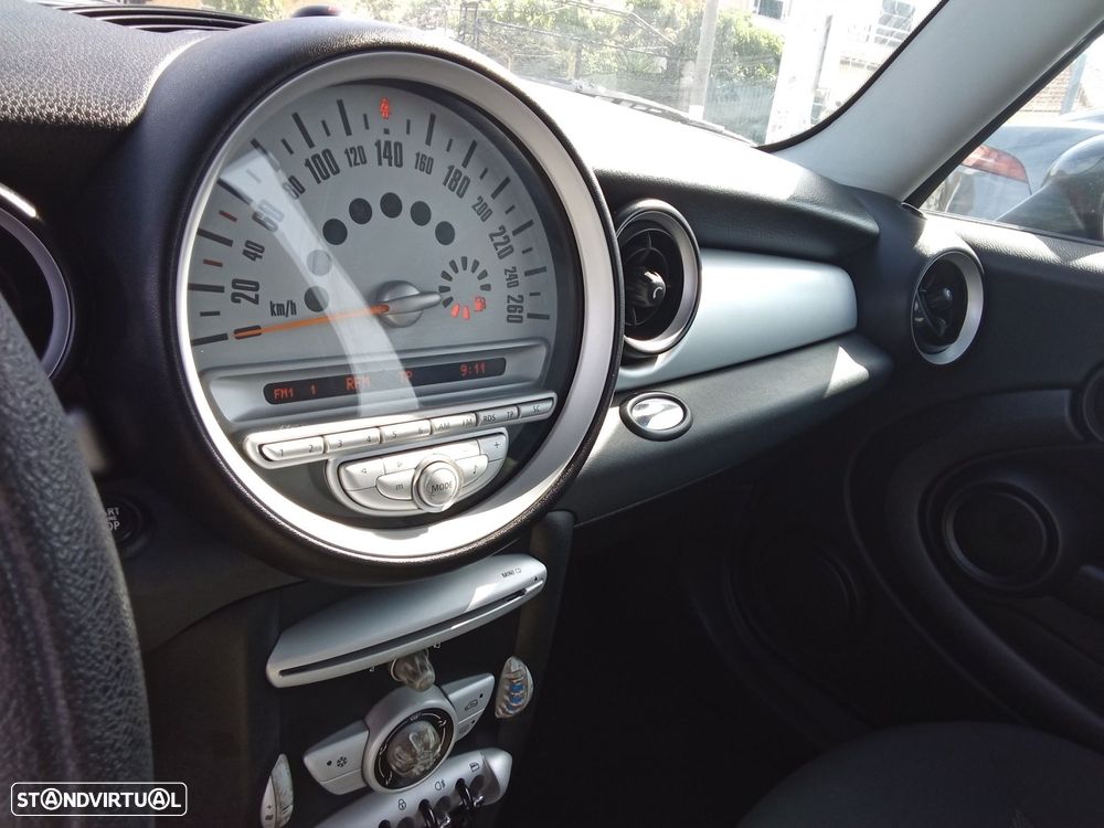 MINI 3 Portas Cooper D - 16