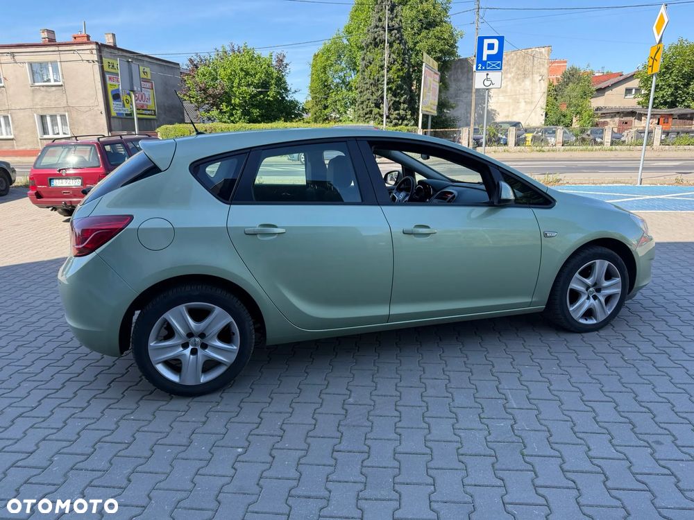 Opel Astra 1.4 Turbo - 10