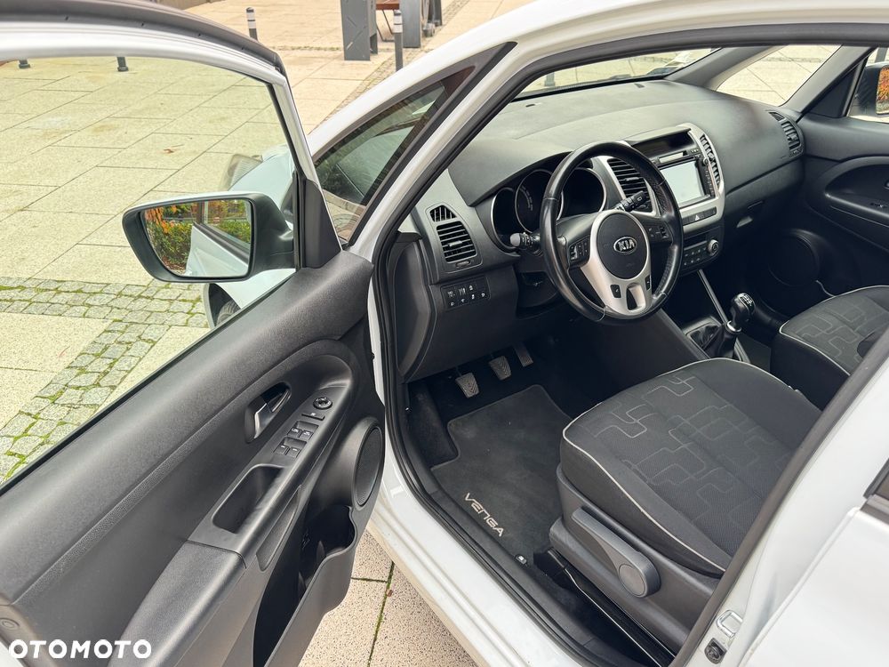 Kia Venga - 9