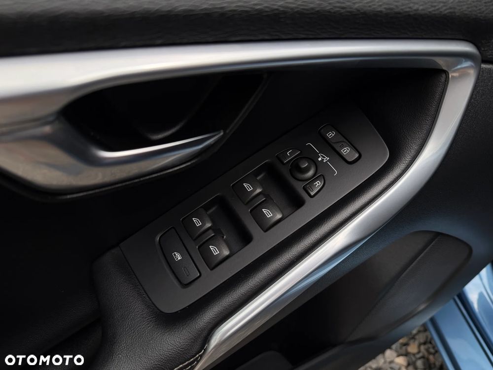 Volvo V40 D2 Drive-E R-Design Kinetic - 25
