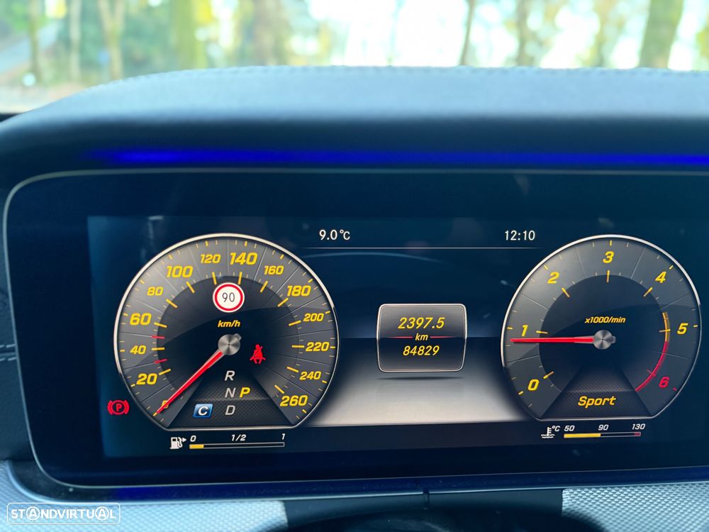 Mercedes-Benz E 220 d AMG Line - 32