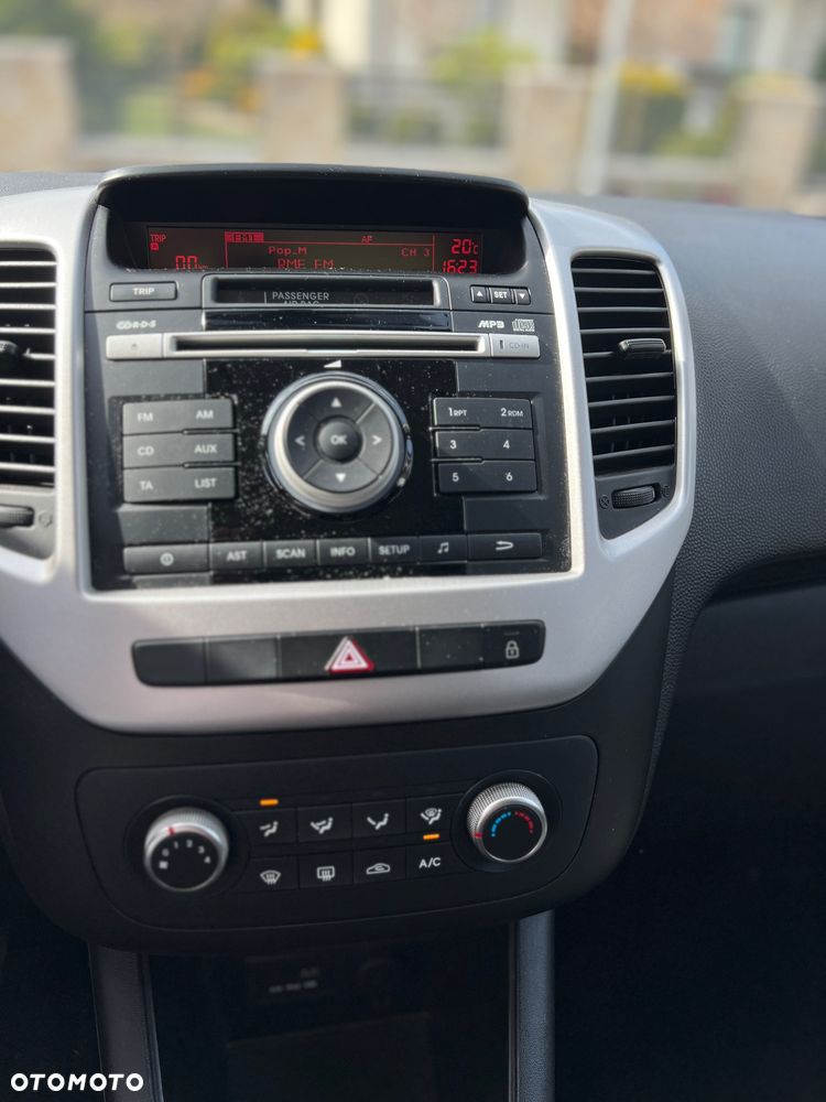 Kia Venga - 10
