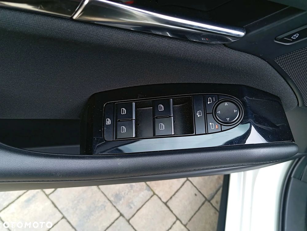 Mazda 3 e-SKYACTIV-G 122 M HYBRID HOMURA - 21