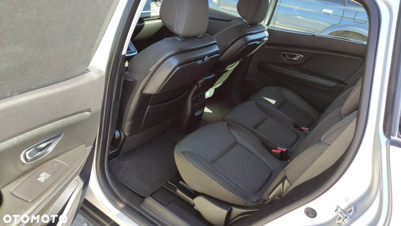 Renault Grand Scenic - 21