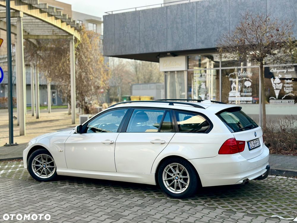 BMW Seria 3 318d DPF Edition Sport - 2