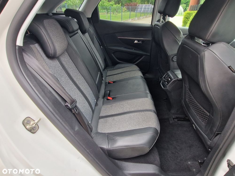 Peugeot 3008 PureTech 130 Stop & Start GPF Allure - 30