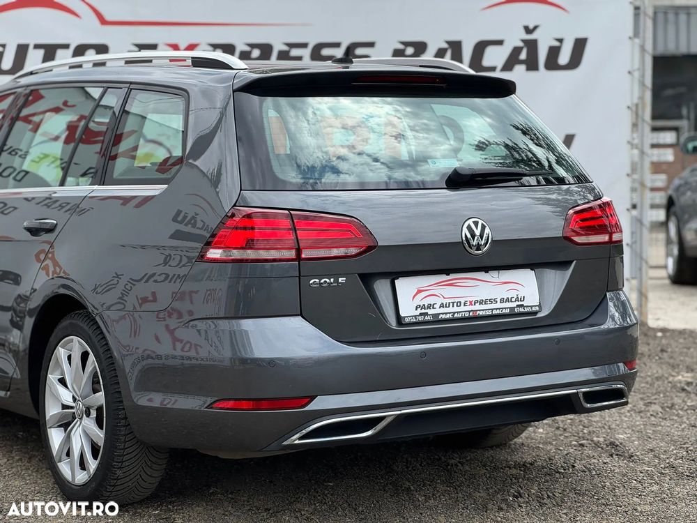 Volkswagen Golf - 22