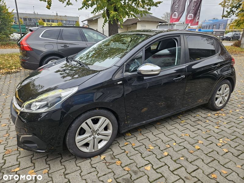 Peugeot 208 - 1