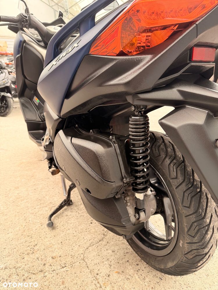 Yamaha X-max - 12