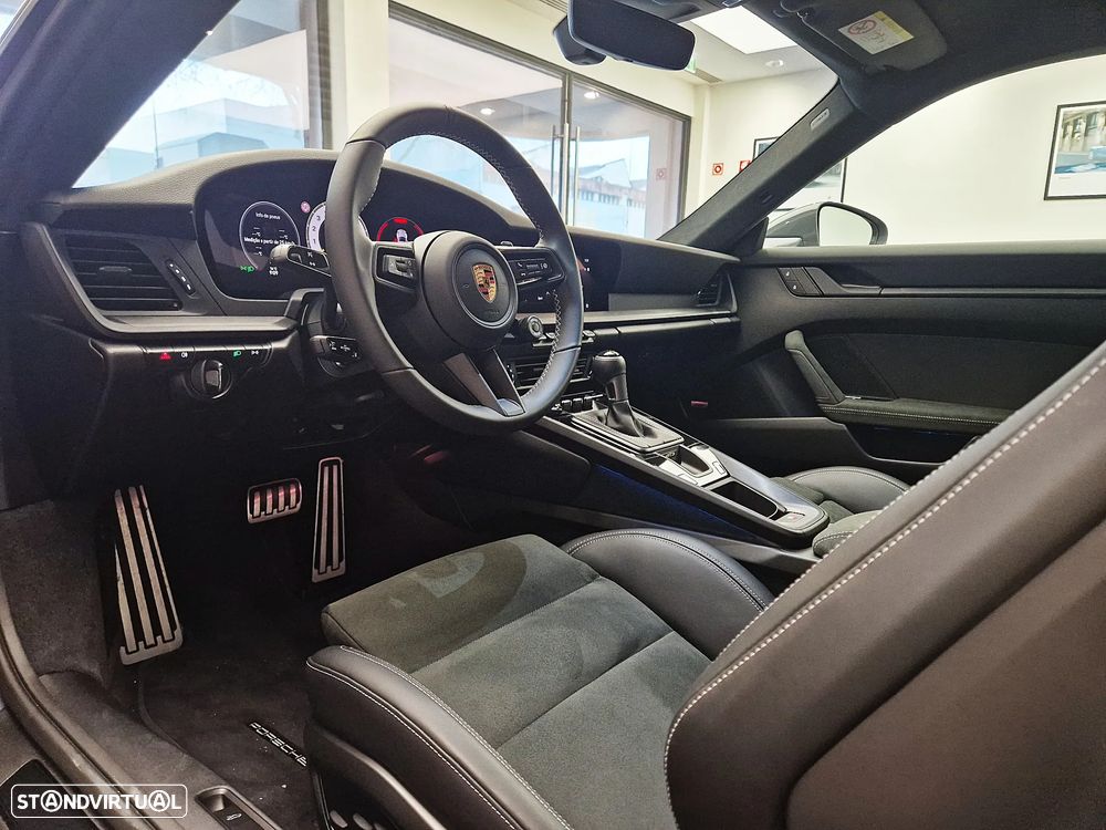 Porsche 911 (992) GT3 PDK - 16