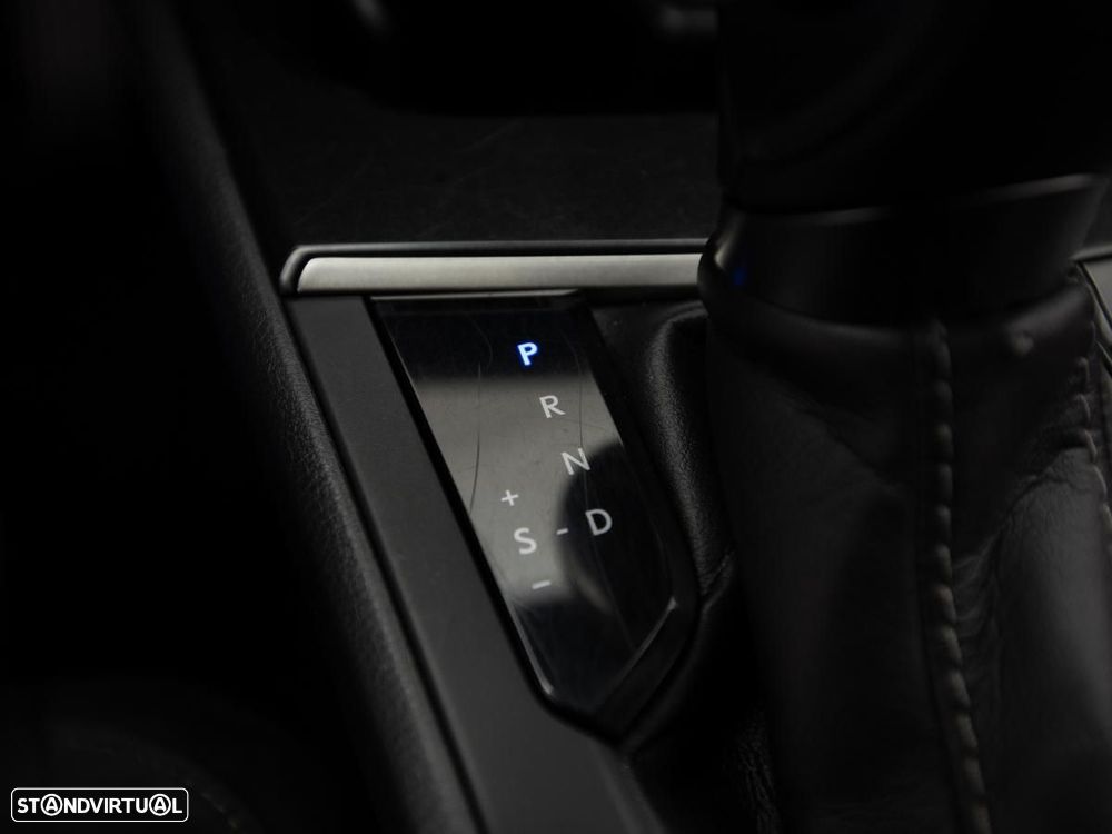 Lexus UX 250h Business - 19