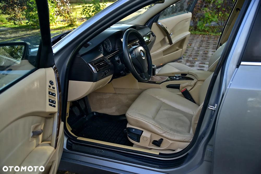 BMW Seria 5 530xd - 23