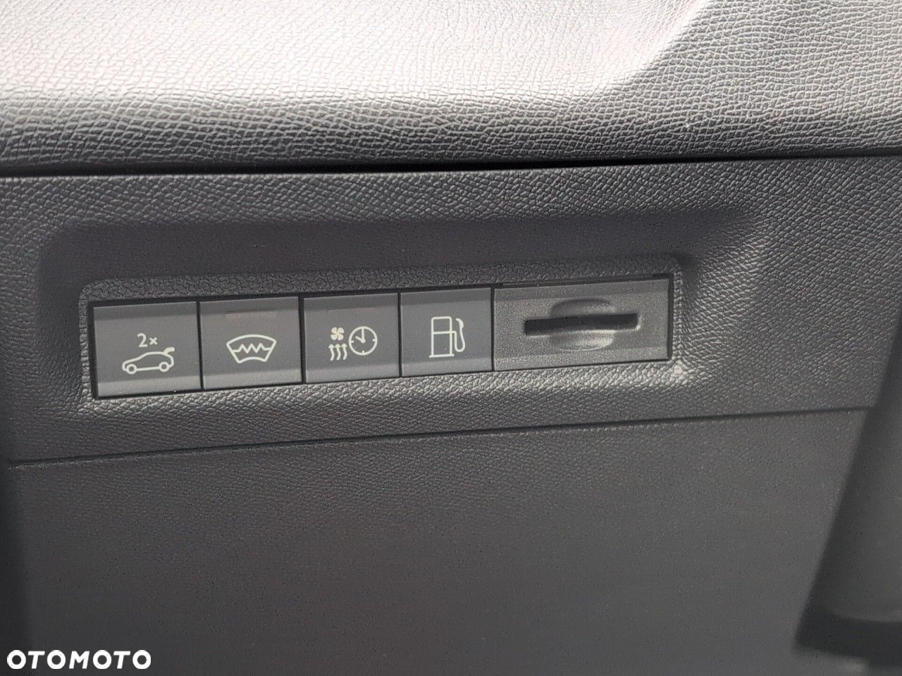 Peugeot 408 - 19
