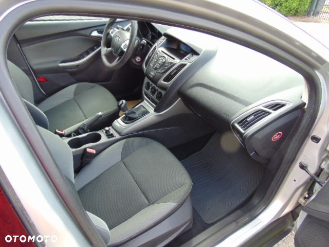 Ford Focus 1.6 Edition - 12