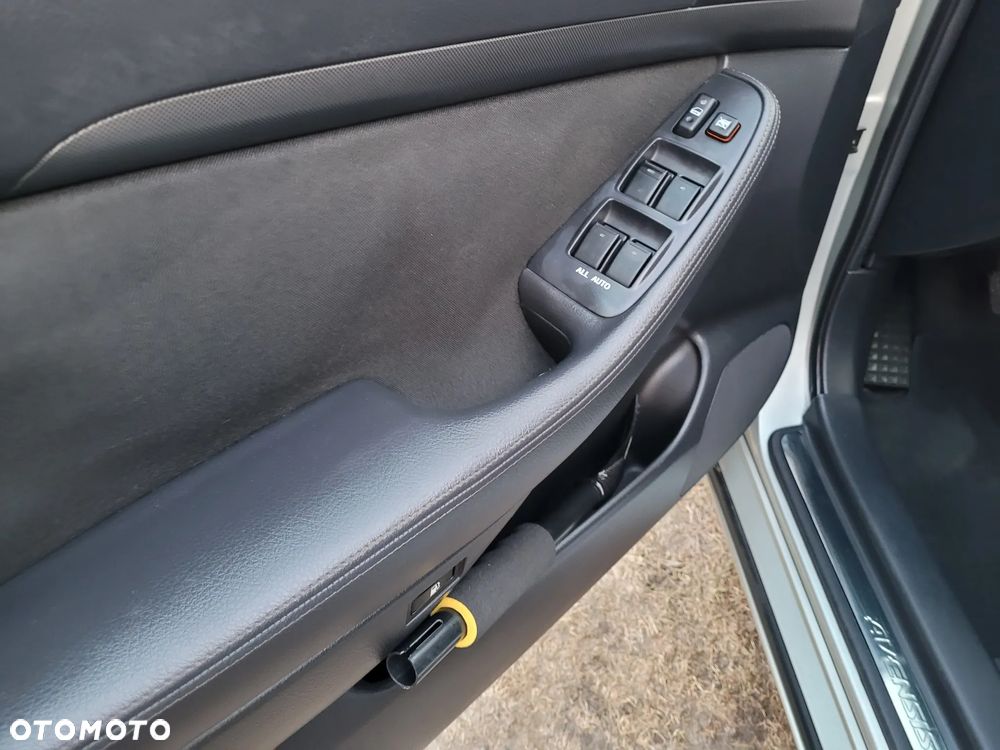 Toyota Avensis 1.8 VVT-i Sol - 7
