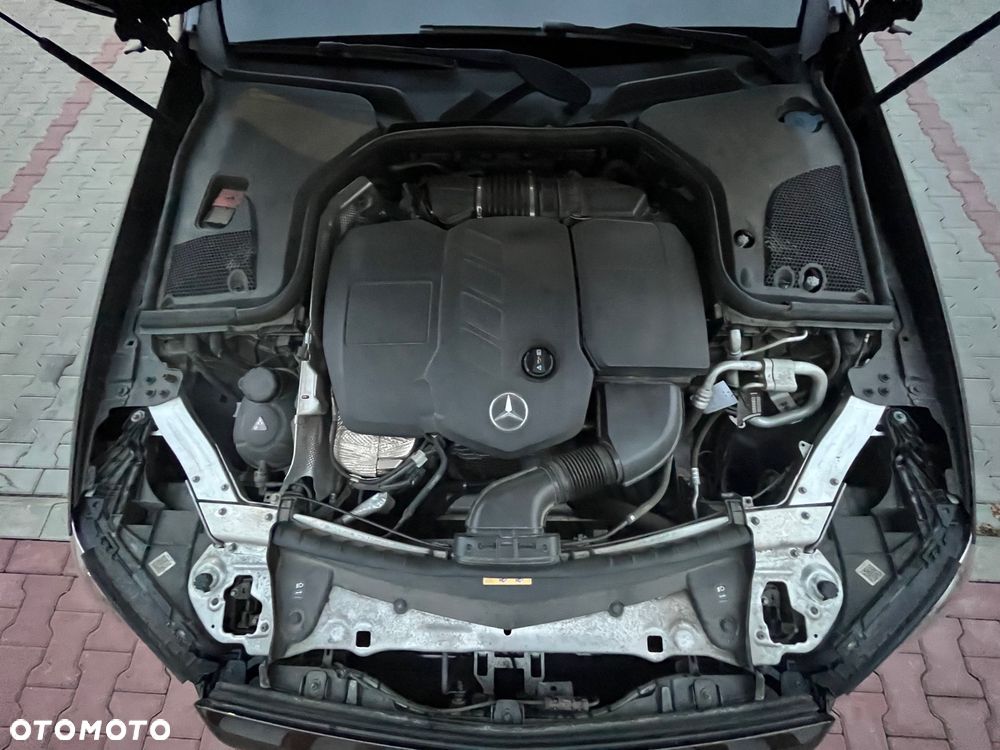Mercedes-Benz Klasa E 220 d 4-Matic All-Terrain - 32