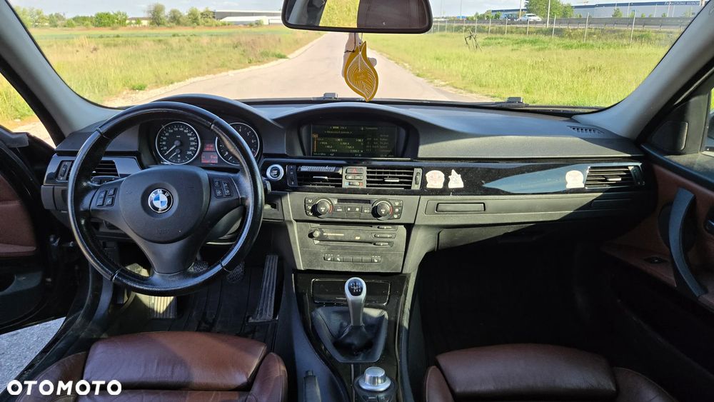 BMW Seria 3 330i - 13