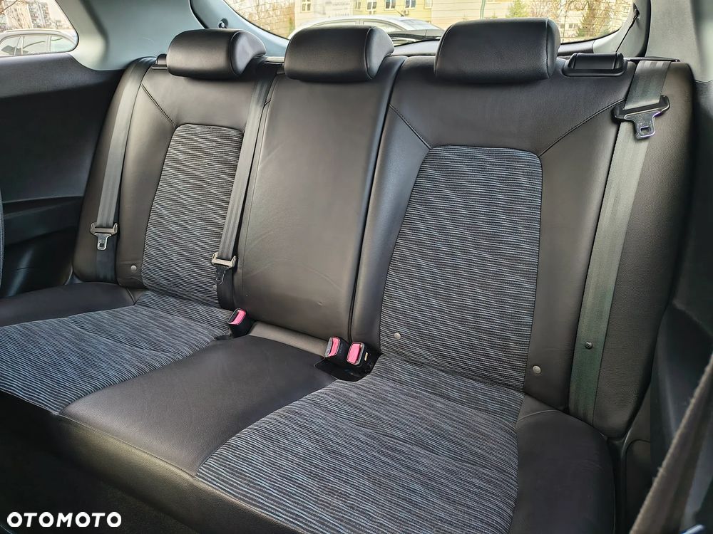 Kia Ceed - 8