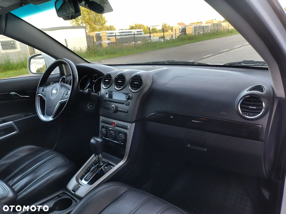 Chevrolet Captiva 2.4 LT+ - 21