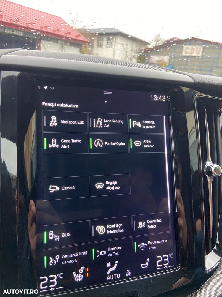 Volvo XC 60 D4 R-Design - 26