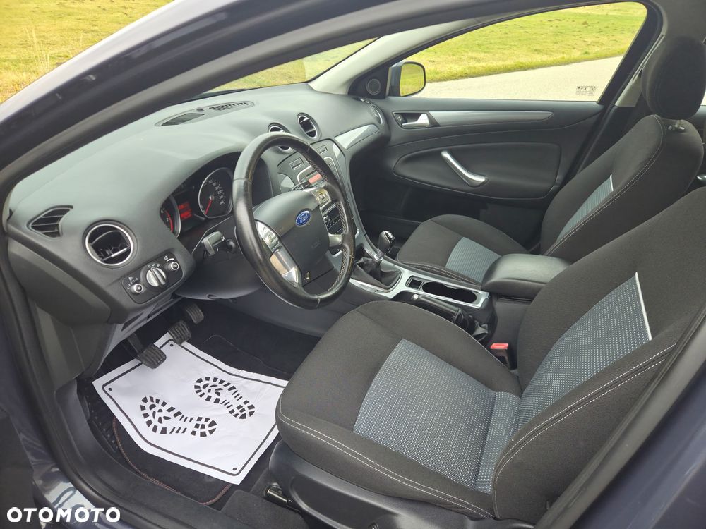 Ford Mondeo 1.6 T Ambiente - 13