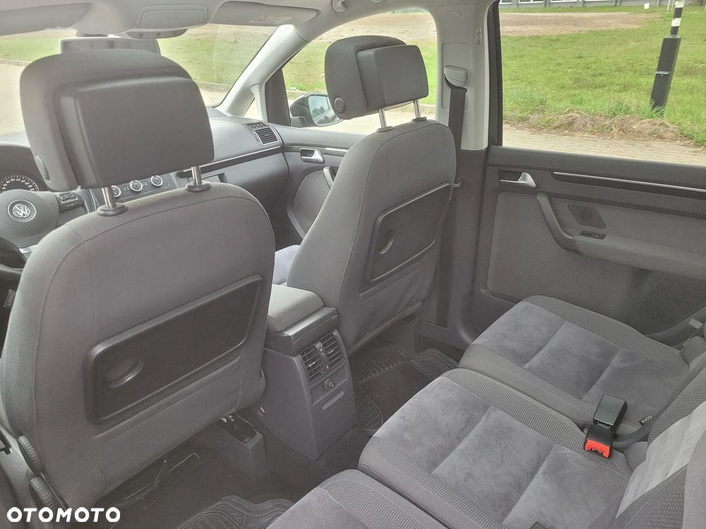 Volkswagen Touran - 13