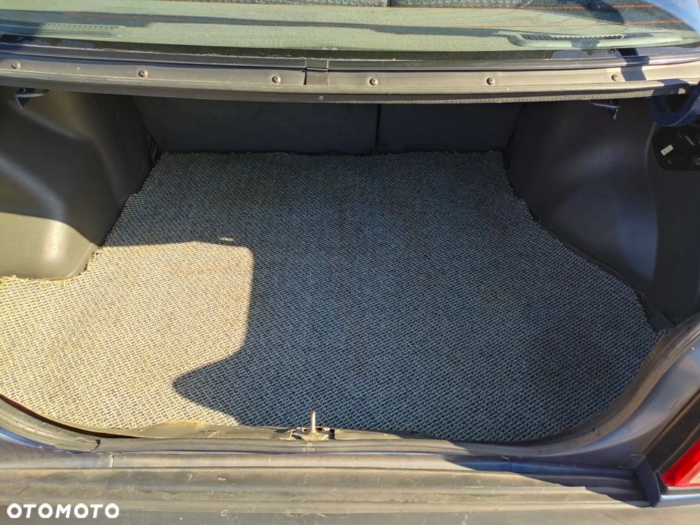 Mazda 323 - 28