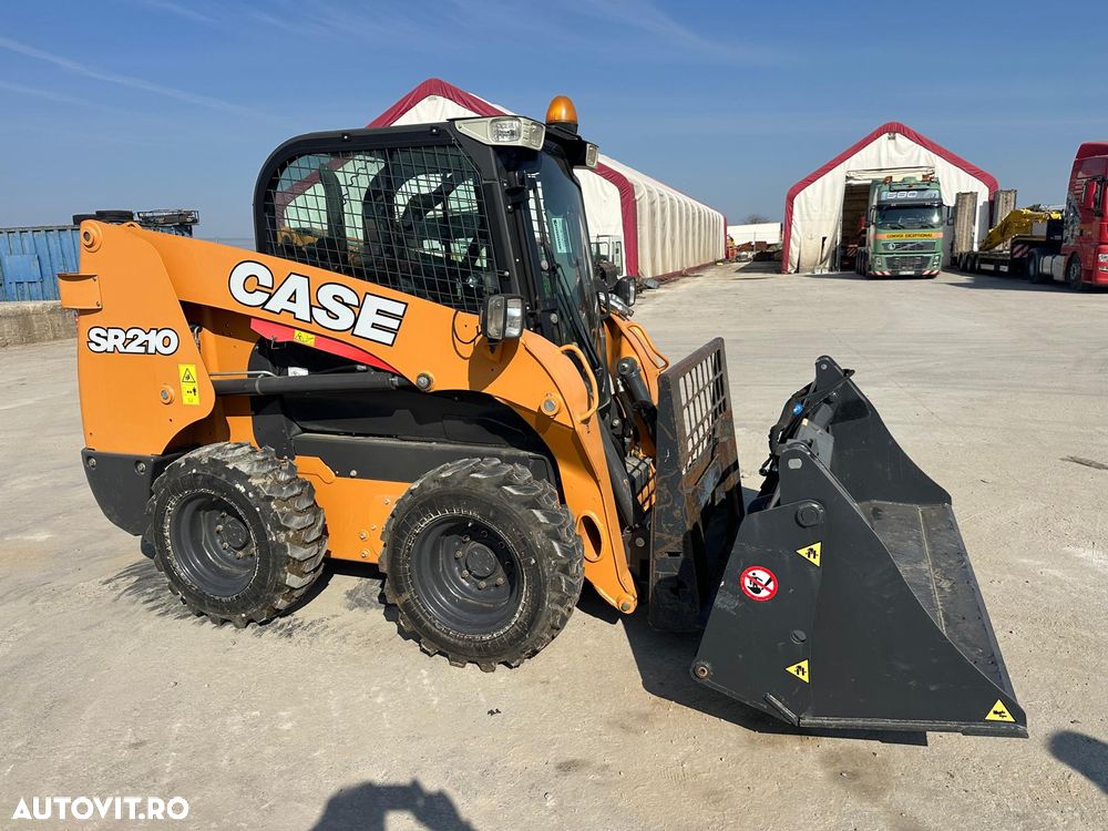 Case SR 210 LOADER - 12