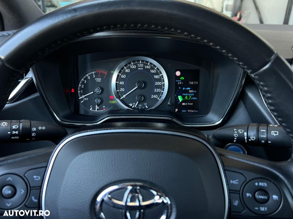 Toyota Corolla - 18