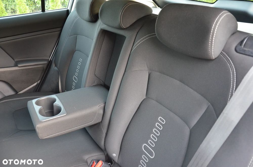 Kia Sportage 1.7 CRDI 2WD ISG Dream-Team Edition - 24