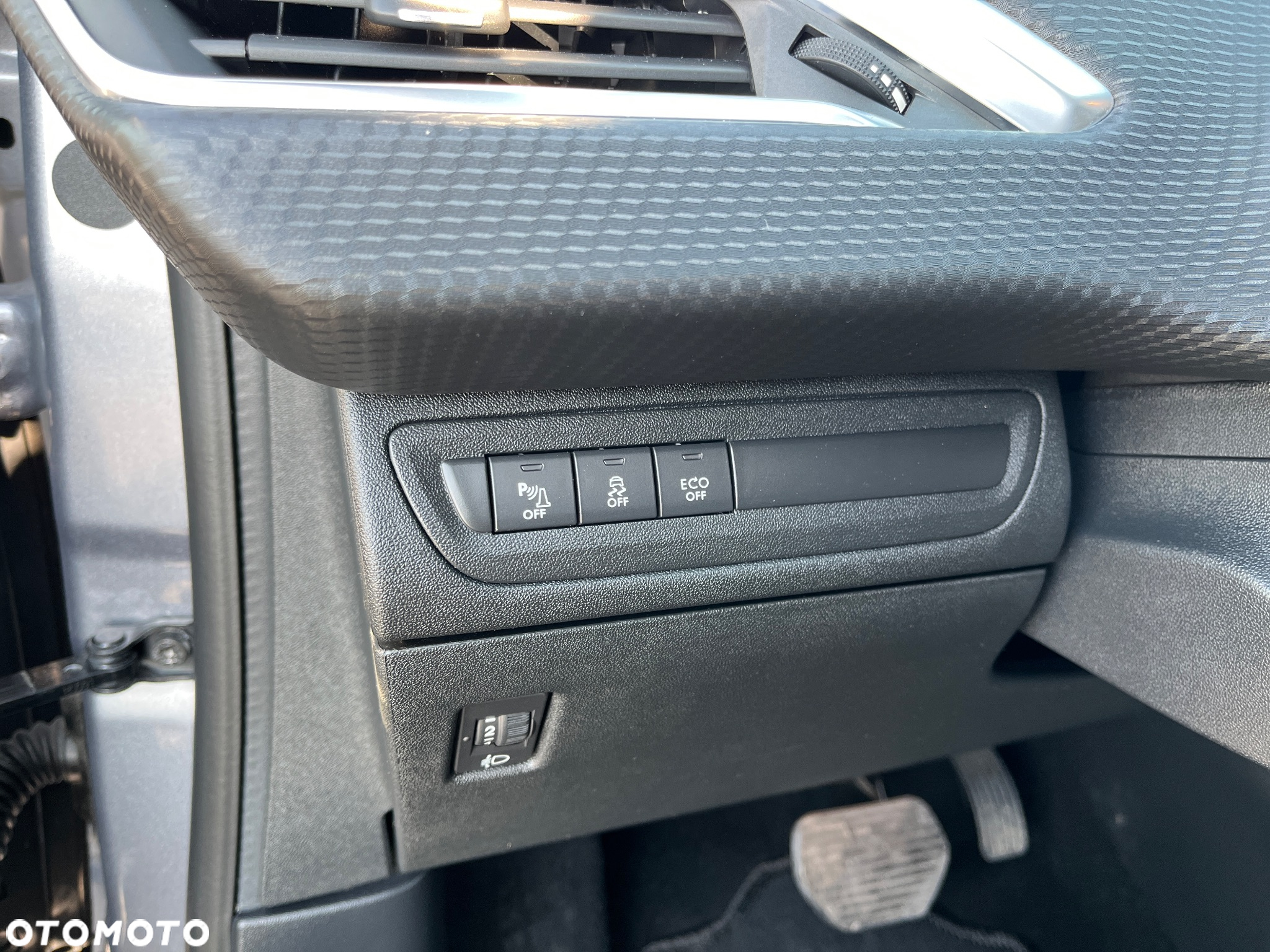 Peugeot 2008 1.2 Pure Tech Active S&S EAT6 - 14