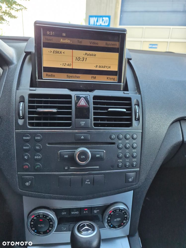Mercedes-Benz Klasa C 320 CDI DPF 7G-TRONIC Avantgarde - 21