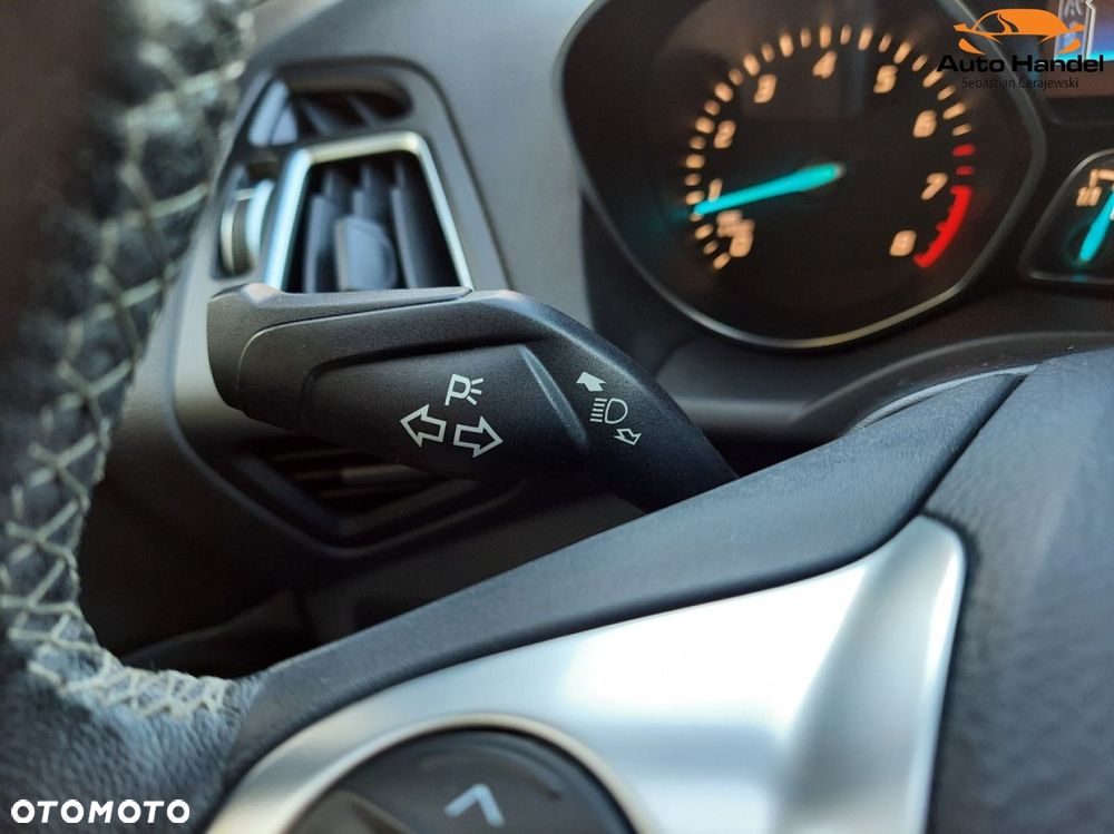 Ford Kuga 1.5 EcoBoost 2x4 Titanium - 27