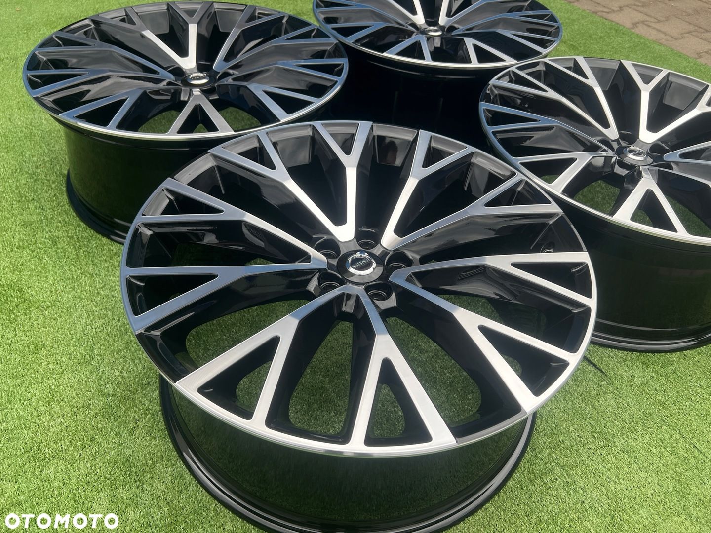 KOMPLET FELG FELGI ALU VOLVO XC60 XC90 R DESIGN 22 ET43 5X108 ORYGINALNE - 1