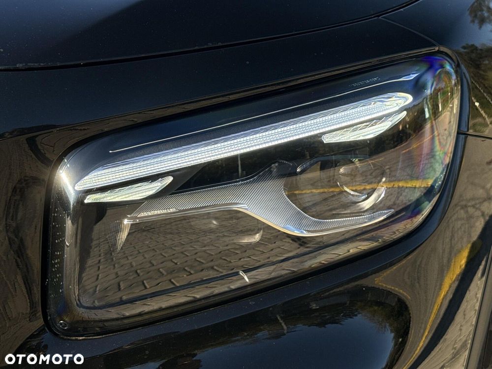 Mercedes-Benz GLB - 11