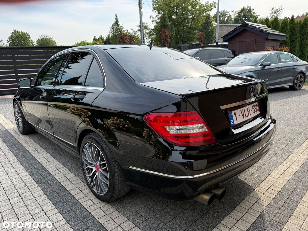 Mercedes-Benz Klasa C 180 CGI BlueEFFICIENCY Avantgarde - 15