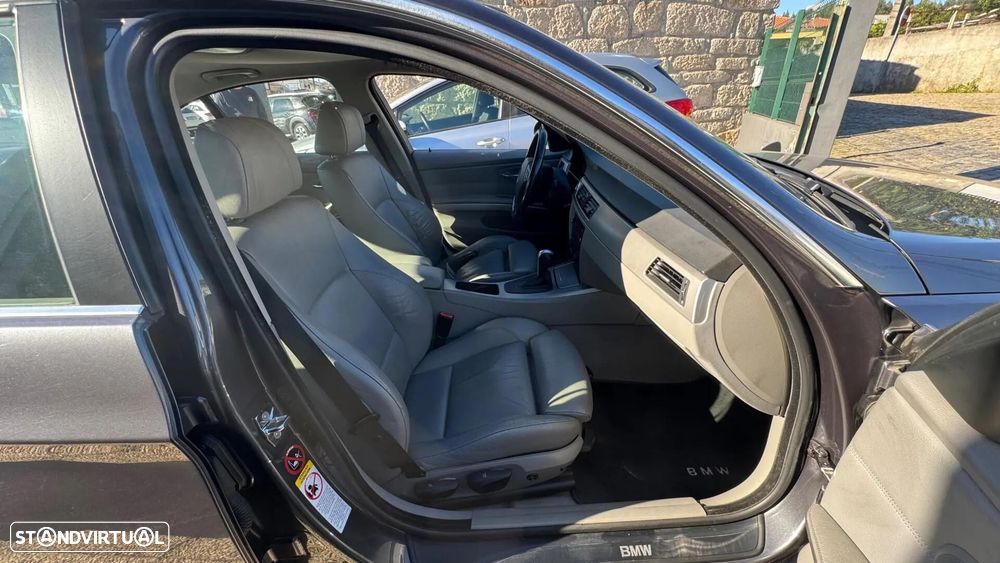 BMW 320 dA Exclusive - 22