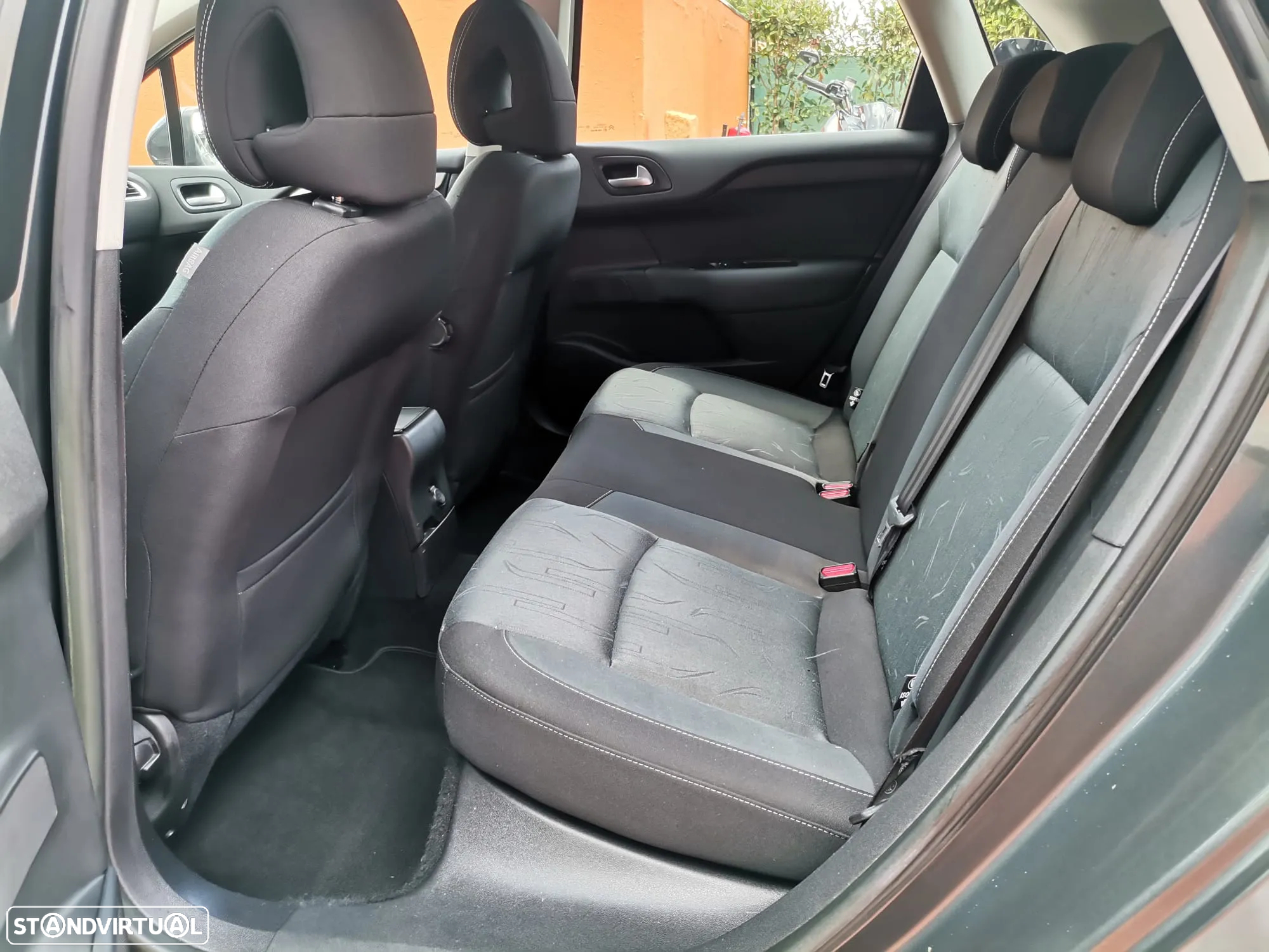 Citroën C4 e-HDi 115 ETG6 Selection - 8