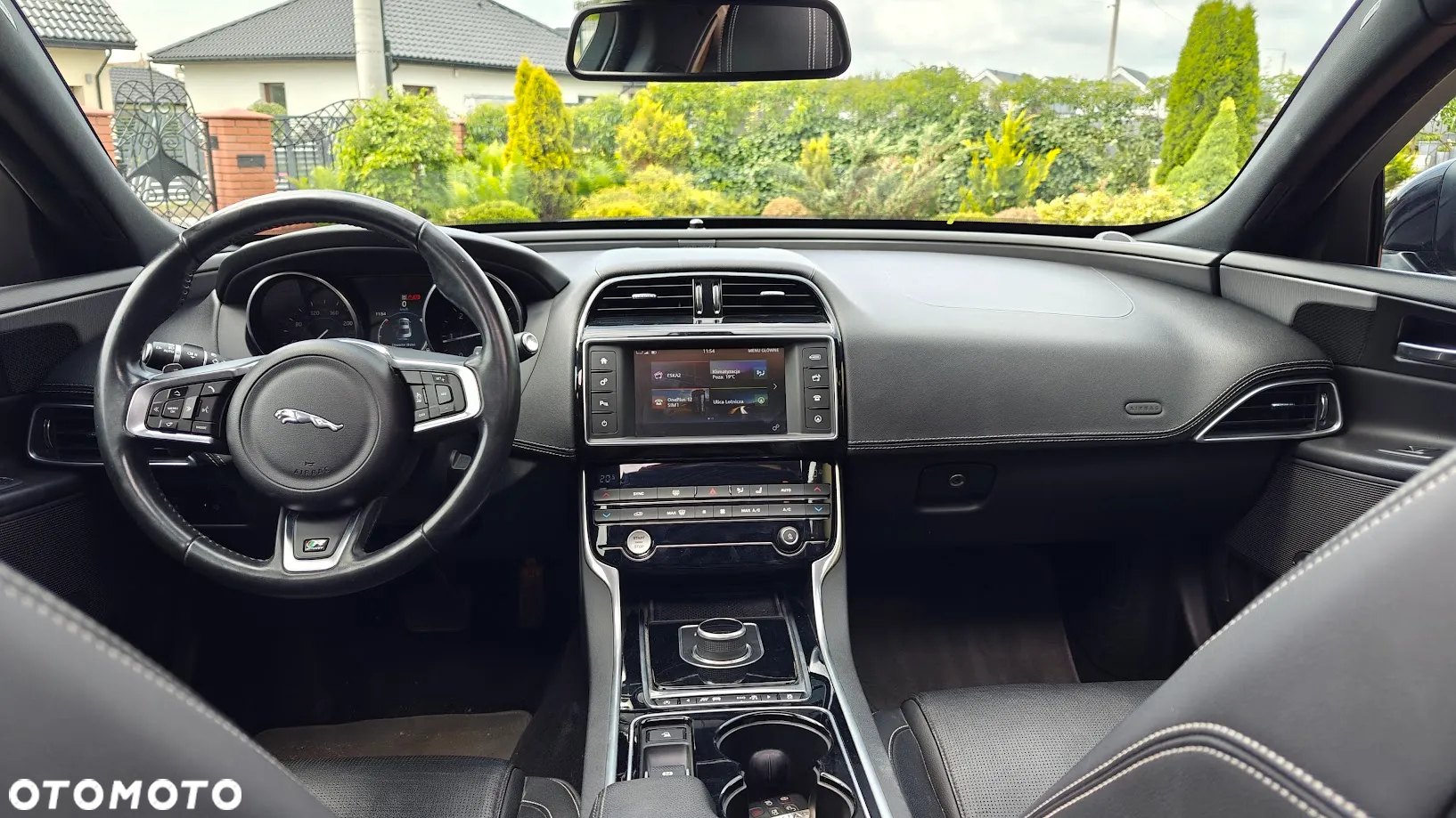 Jaguar XE 20d AWD R-Sport - 9