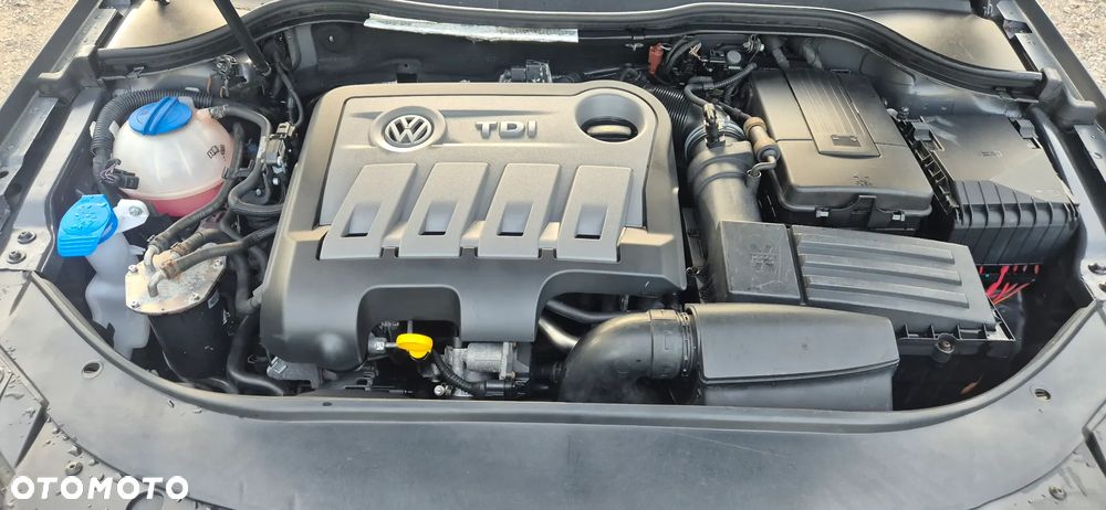 Volkswagen Passat - 15