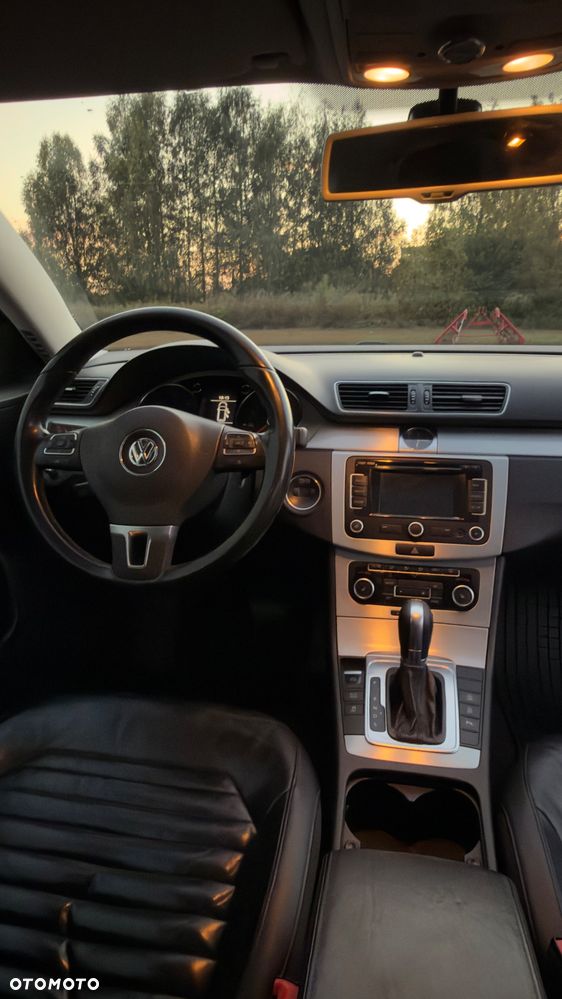 Volkswagen Passat - 24