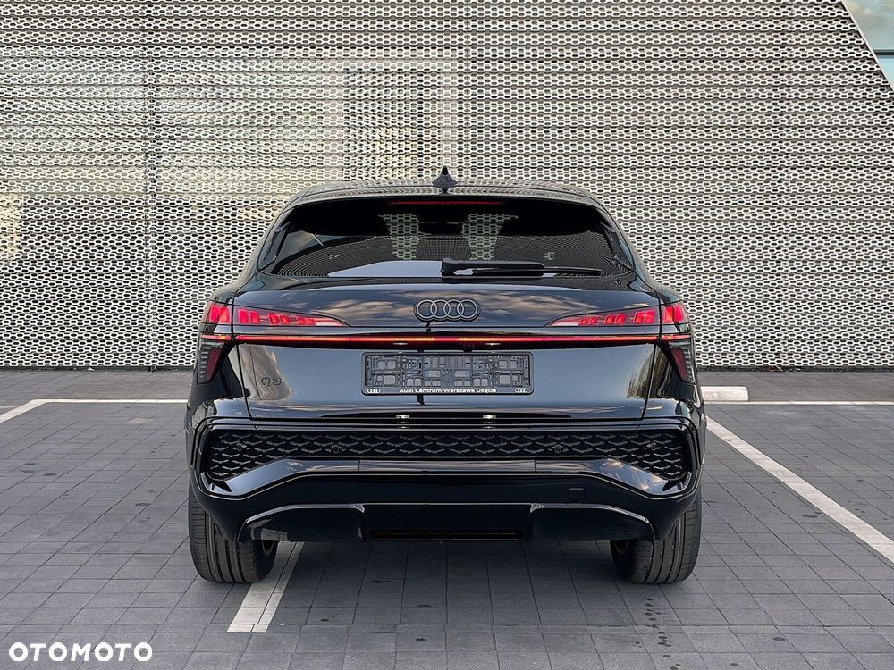 Audi Q3 Sportback - 11