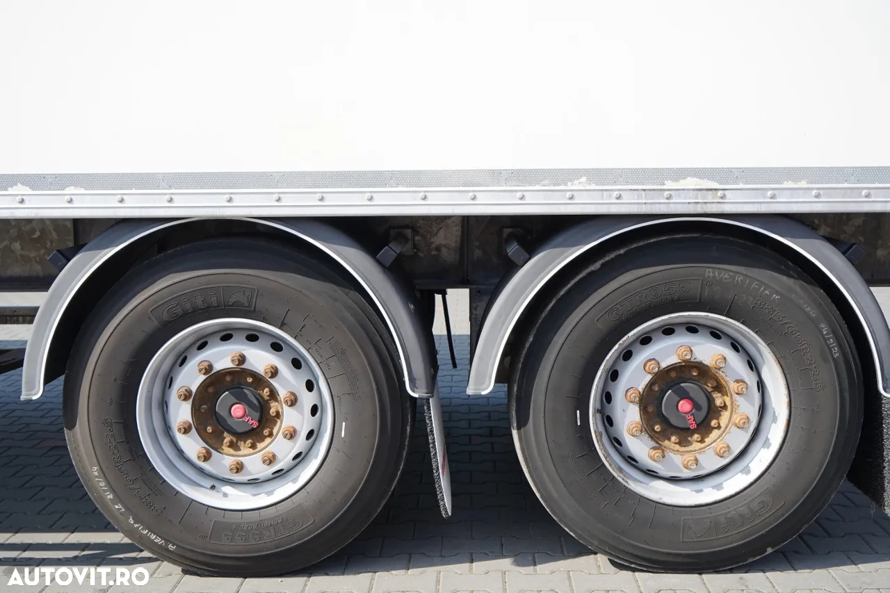 Fruehauf CONTAINER / KOFFER / 2 AXE / SAF / PODEA FOARTE REZISTENTĂ: ȘINĂ - 23