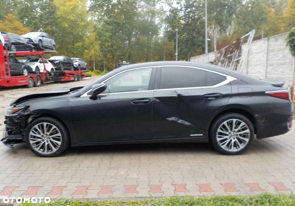 Lexus ES - 16