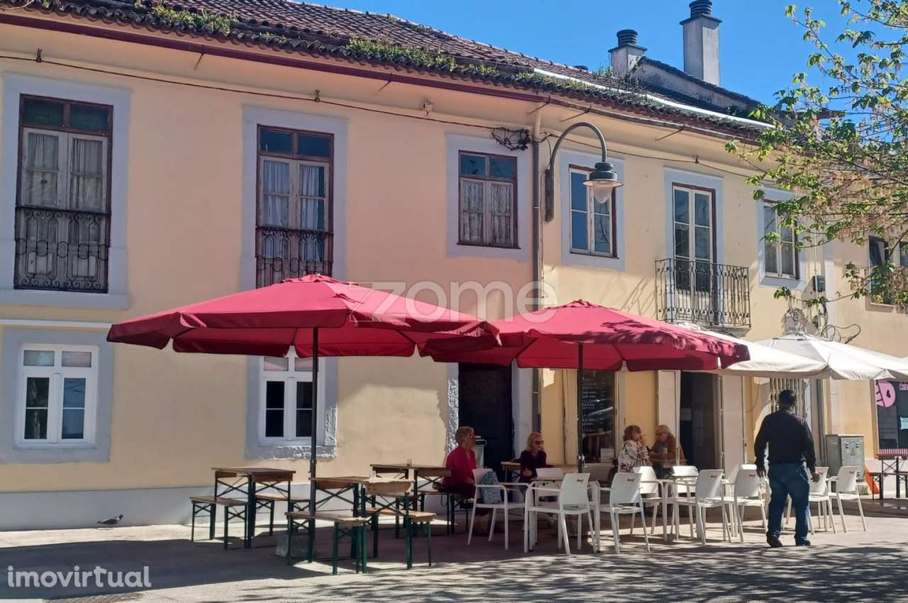 Prédio com Restaurante e com 2 apartamentos em Coimbra - Grande imagem: 2/13